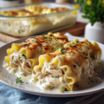 Decadent Lasagna Rolls with Creamy Alfredo Sauce and Tender Chicken: A Romantic Valentine’s Dinner